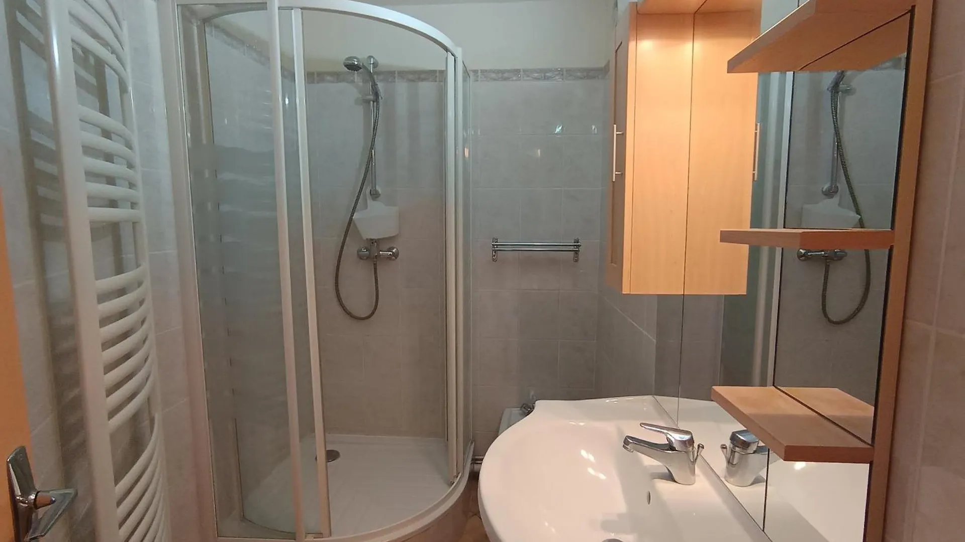 Апартаменты Appartement Confortable 2* Pour 6 Pers, Pres Des Pistes A Montgenevre - Fr-1-445-54